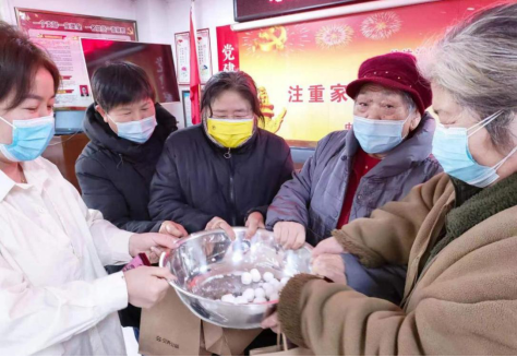 太原万柏林区地矿社区：网格迎元宵 邻里促和谐282.png