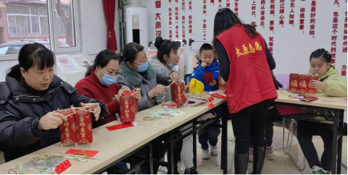 欢欢喜喜做花灯　热热闹闹迎元宵——太原尖草坪区开展“送文化进社区”活动