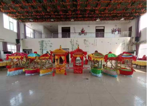 太原小店梁家庄村：“巧手”郝阿姨自制旱船“闹元宵”