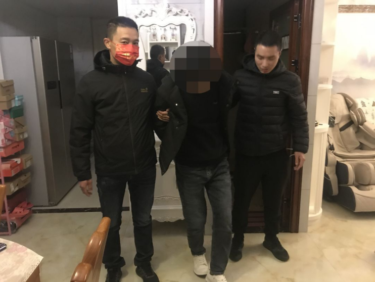 福建福安溪柄派出所抓获1名涉嫌走私国家禁止进出口的货物在逃人员