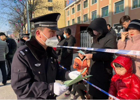 远离非法集资，共度和谐元宵——太原娄烦县公安局开展防范非法集资宣传活动