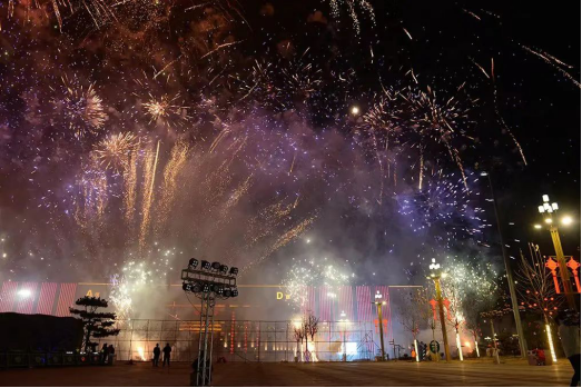 山西介休举行“烟花迎盛世 光彩映介休”元宵节焰火晚会342.png