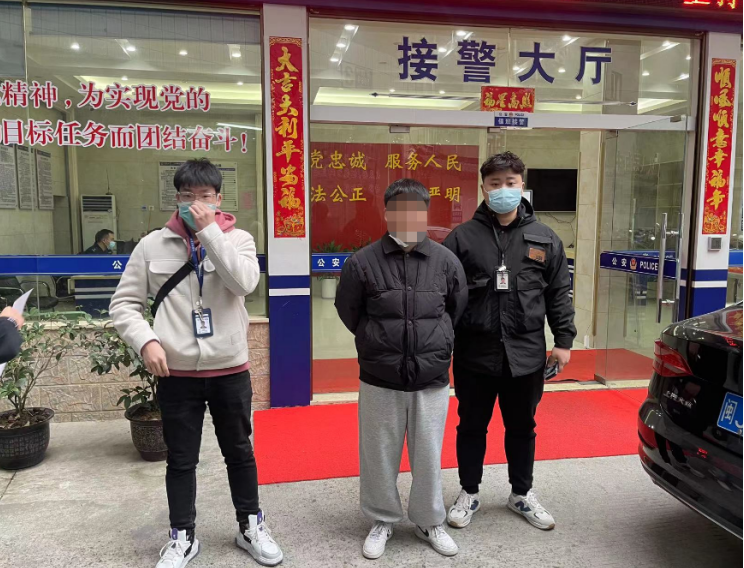 上班伸贼手 福建福安一男子盗窃公司相机被抓