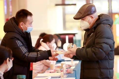 满怀激情赴盛会 凝心聚智献良策——太原万柏林区政协委员向大会报到125.png