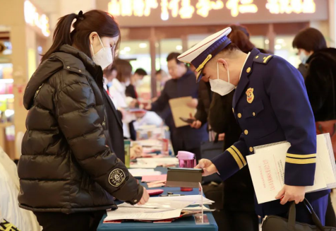 满怀激情赴盛会 凝心聚智献良策——太原万柏林区政协委员向大会报到279.png