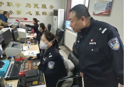临开公安分局治安大队深入北城派出所户籍室进行工作检查并召开业务培训会