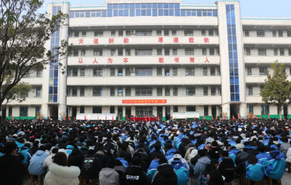 河南省邓州市六高中开展法治教育开学第一课宣讲活动
