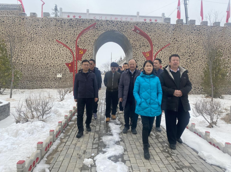 厦门市集美区考察组来宁夏彭阳县考察对接“万企兴万村”工作