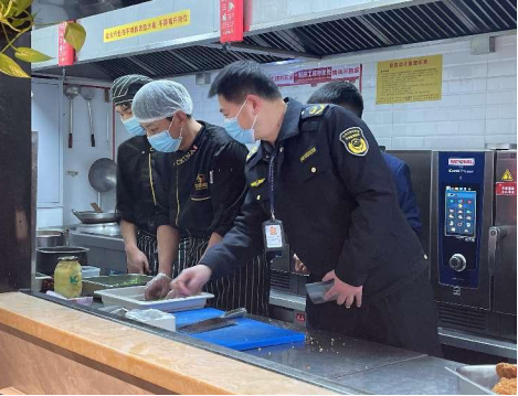 太原万柏林区市场局小井峪监管所、执法中队对标对表 持续推进食品安全三小集中示范区域打造工作304.png