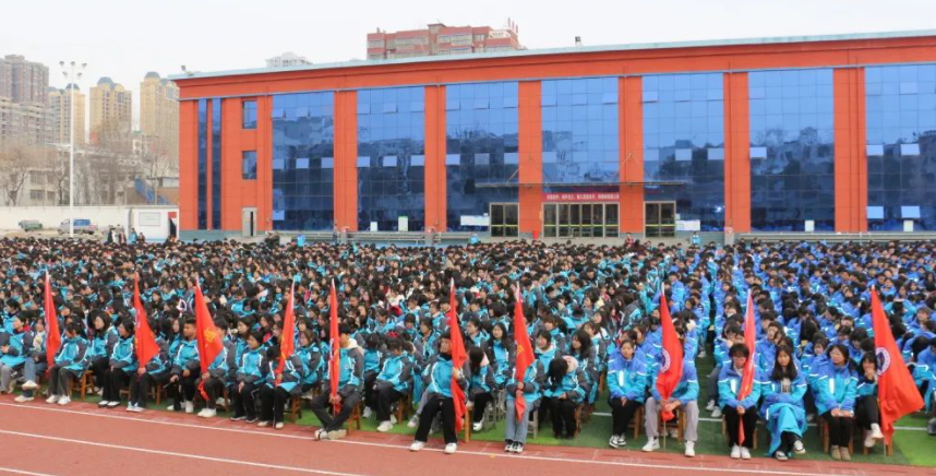 共赴新学期 开启新征程 ——邓州市六高中举行2022-2023学年开学表彰暨高三