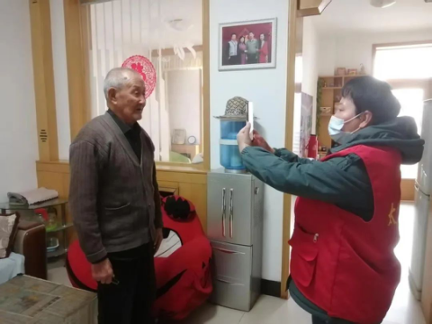 太原尖草坪区兴安社区：养老认证不跑腿 上门服务暖人心