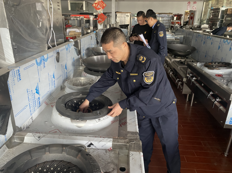 厦门同安区市场监管局突击检查燃气器具产品质量