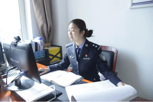 心中有花，手里有剑，刑侦女警贡献“她”力量