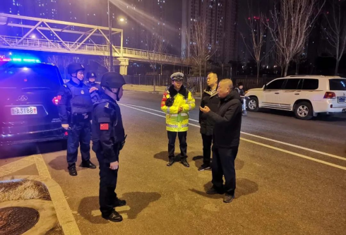 太原公安局：交巡联勤 夜间查控
