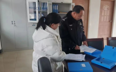 “两会”前夕 临汾安泽公安交警走进客货运企业开展交通安全检查