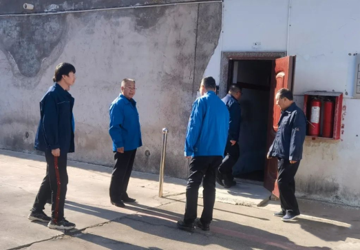 临汾安泽县公安局治安管理大队深入涉爆从业单位进行安全大检查352.png