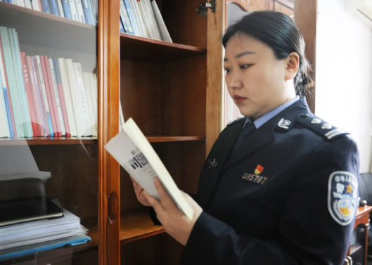 临汾公安直属分局马艳：法制女警的别样风采