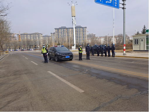 山西和顺县公安局禁毒大队开展毒驾检查行动，为“两会”保驾护航