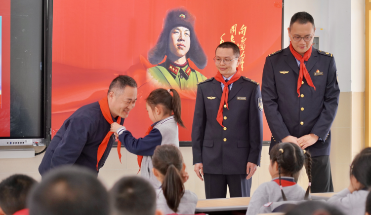 学雷锋　做好事 ——厦门市场监管局开展党员“3·5”学雷锋志愿服务活动