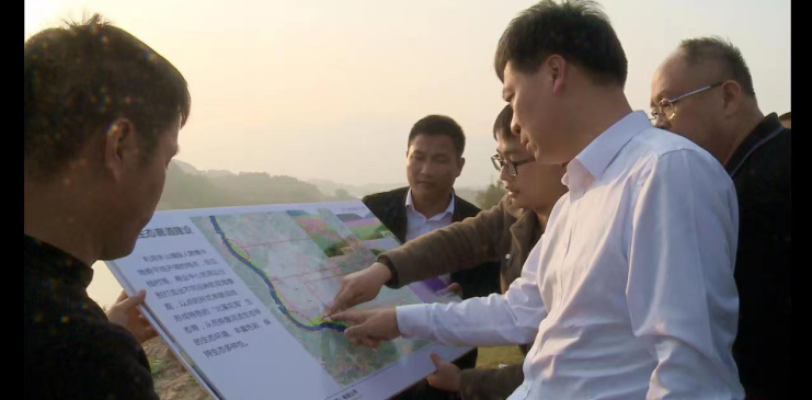 福建华安县委书记调研九龙江流域（华安段）山水林田湖草沙一体化保护和修复工程