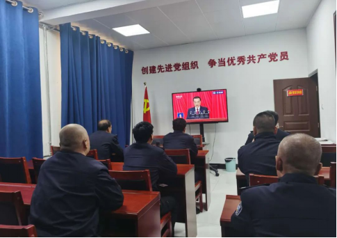 太原娄烦县公安局组织观看十四届全国人大第一次会议开幕盛况577.png