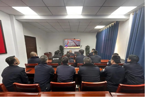 太原娄烦县公安局组织观看十四届全国人大第一次会议开幕盛况271.png