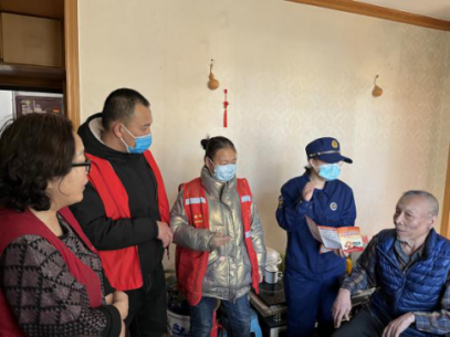 太原南寒街办：“敲门守护”残疾家庭  入户传递“消防温度”