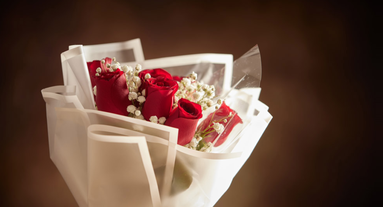 她是年龄最小的渡江英雄，手臂中弹仍咬牙坚持......