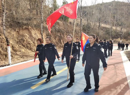 临汾蒲县公安局组织开展“深情礼赞二十大 阔步奋进新征程”健步走活动241.png