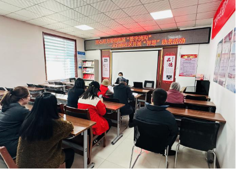 太原万柏林太白社区：志愿服务带老人跨越“数字鸿沟”