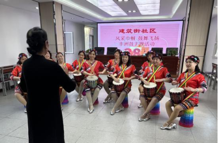 太原万柏林区建筑街社区：最美三月天 巾帼绽芳华