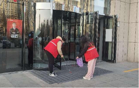 太原万柏林区国兴社区：助力创城 网格员勇当先