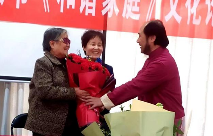 河南安阳举办庆三八国际妇女节暨第六届《和谐家庭》文化论坛   