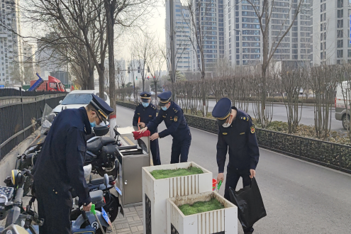 太原市城管执法队积极开展创城志愿活动