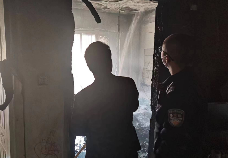 福建福安湾坞派出所及时处置一起火情