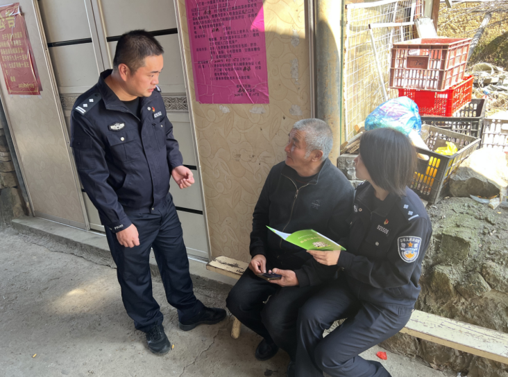 福建福安赛岐派出所：禁毒反诈进农村 “安全种子”播散田间