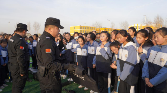 山西太谷公安：开展反恐防暴演练进校园活动