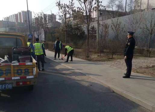 太原市城管执法队：整治违规接坡 真正还路于民
