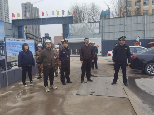 3坚持典型示范 以点带面推进——太原市城管执法队举办文明工地建设现场会282.png