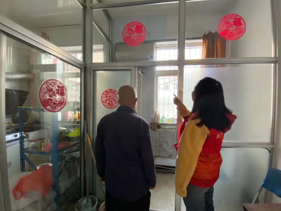 太原小店区对困难残疾人家庭无障碍改造项目进行验收