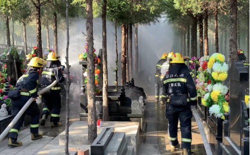 太原万柏林区民政局组织开展清明节前消防应急演练