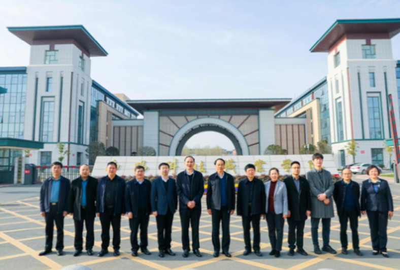 著名作家周大新受聘南阳科技职业学院名誉校长