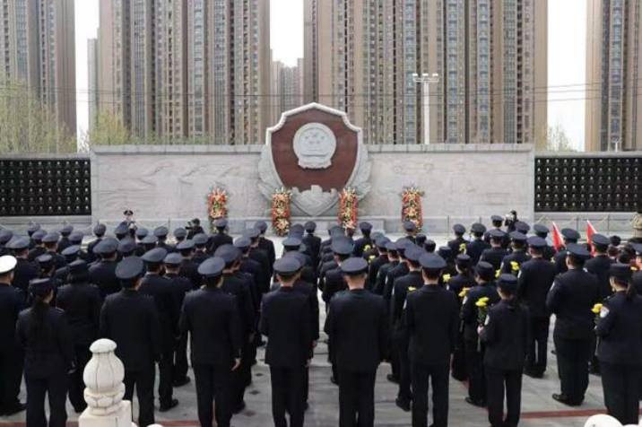 河南省公安厅举行清明祭英烈活动