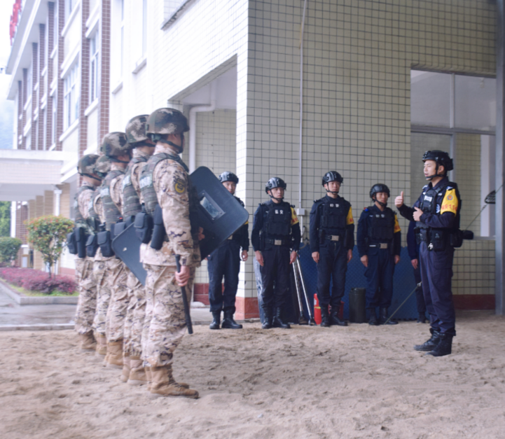 福建福安巡特警联合武警开展警务实战技能训练
