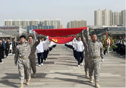 太原万柏林区实验中学“缅怀革命先烈弘扬民族精神做新时代中学生”清明祭扫活动