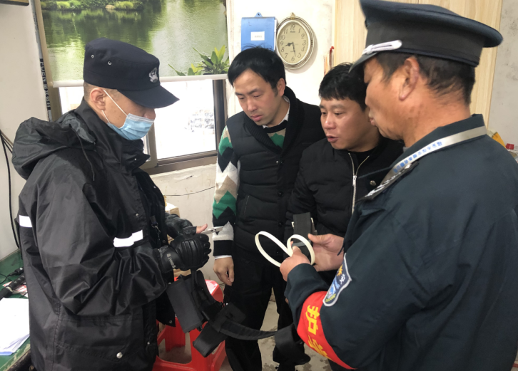 福建福安松罗派出所开展非法警用装备检查清理工作