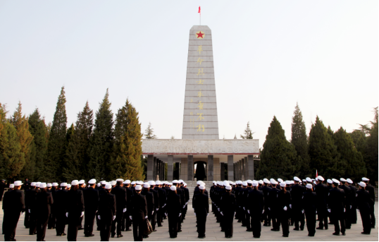 临汾市公安局交警支队开展“清明祭英烈、忠诚铸警魂”清明祭扫活动