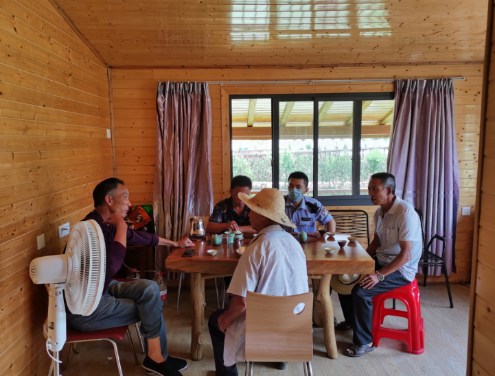 福建寿宁民警连辉：扎根基层一线的“多面能手”