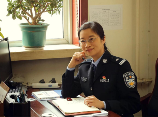 太原迎泽区：女警的美不止一面