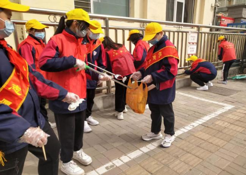 太原迎泽区：捡拾小烟头，传递大文明